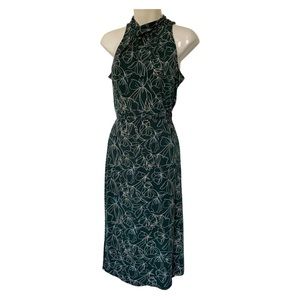 LEOTA Sleeveless Dress with Floral Pattern